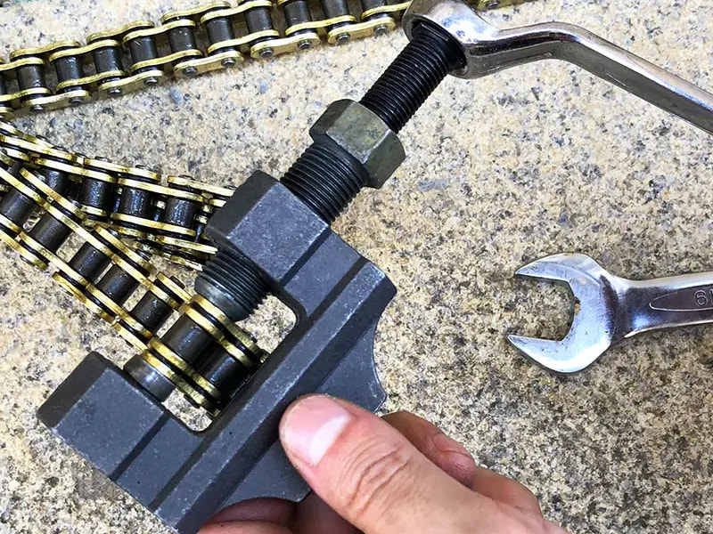 链条截断与铆接